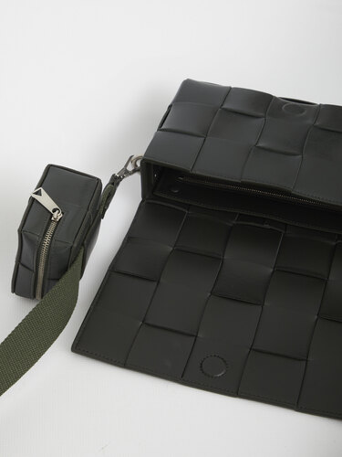BOTTEGA VENETA Cassette bag with versatile strap 741777