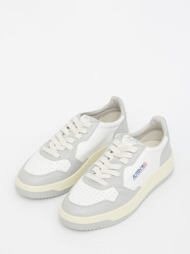 AUTRY Medalist grey and white sneakers AULM