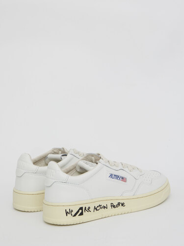 AUTRY Medalist white sneakers AVLW