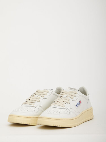 AUTRY Medalist white sneakers AULM