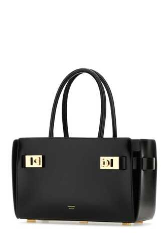 페라가모 Black leather handbag / 214465764638 NERO