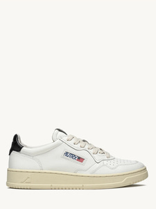 AUTRY Medalist white and black sneakers AULM