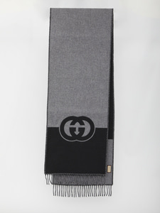 GUCCI Wool and cashmere scarf 715497