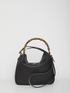 구찌 Gucci Diana medium shoulder bag 746124